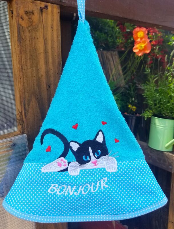 CAT LOVE BLUE Round Hand Towels - High quality super soft absorbent cotton towel - Decorative Kitchen Bathroom Towels - Cat Lovers Home Decor Gifts