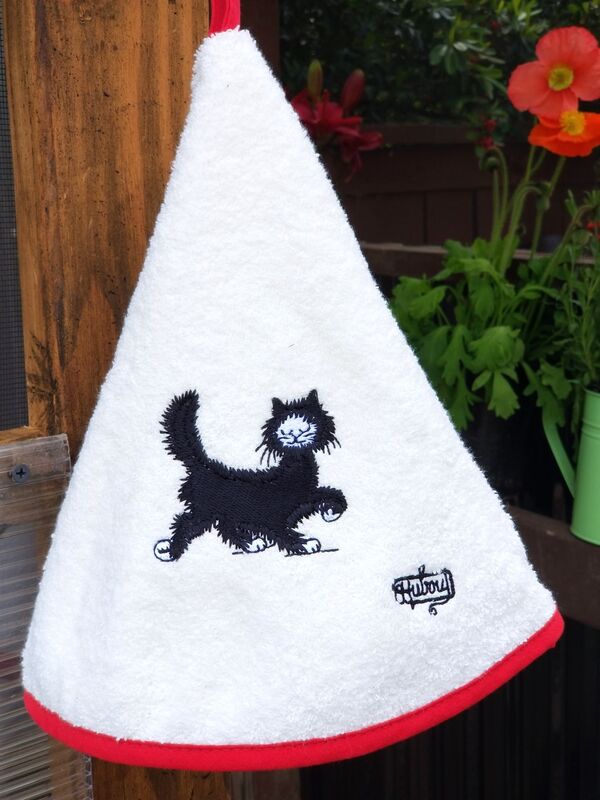 DUBOUT CAT PROMENADE Round Hand Towel - Super soft and absorbent cotton fabric - Decorative Kitchen Bathroom Towels - Fun Animals Kids Bathroom Nursery Playroom